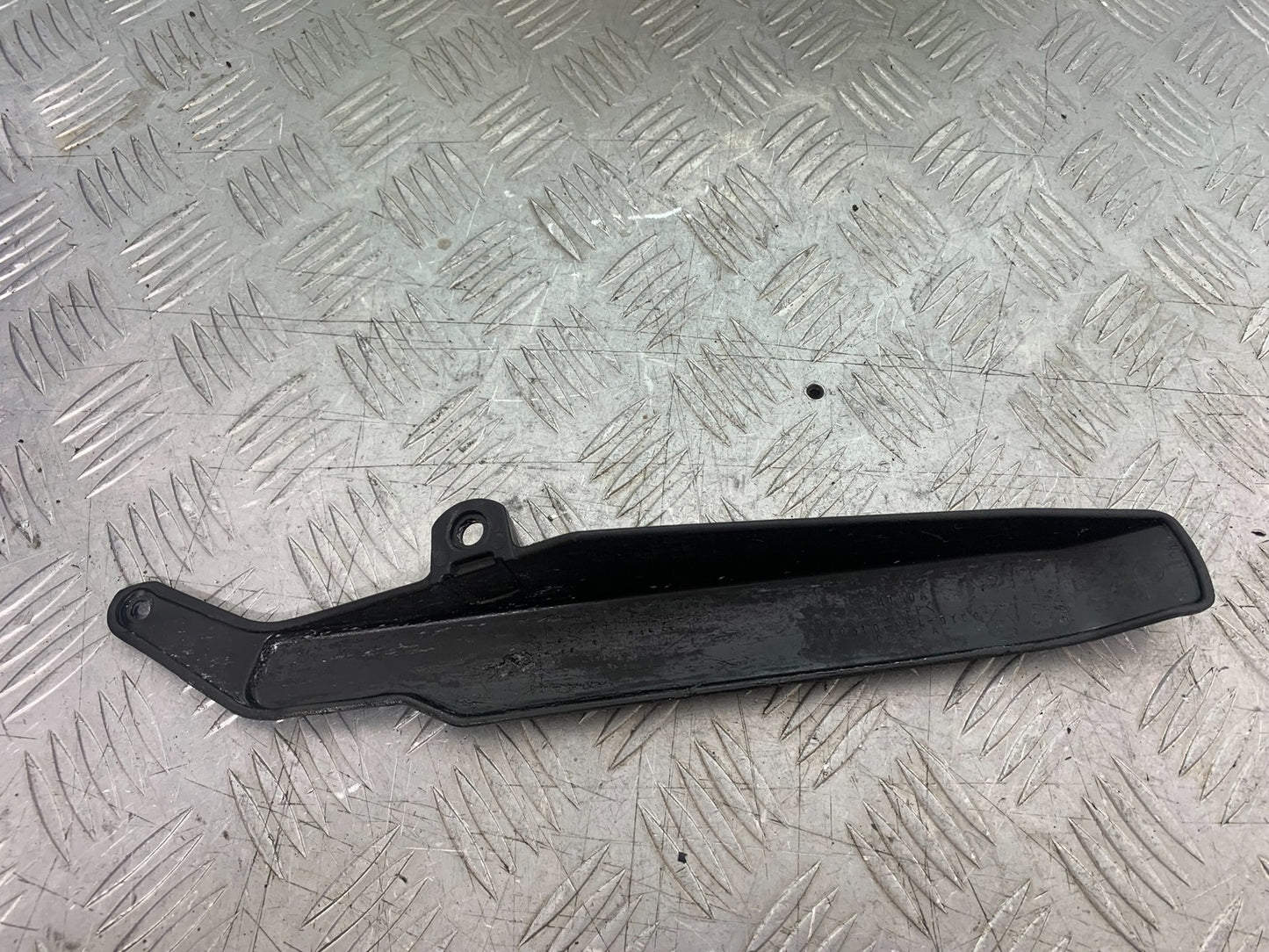 HONDA CBR1000 rr FIREBLADE CHAIN GUARD YEAR 2006  (CMB1220)