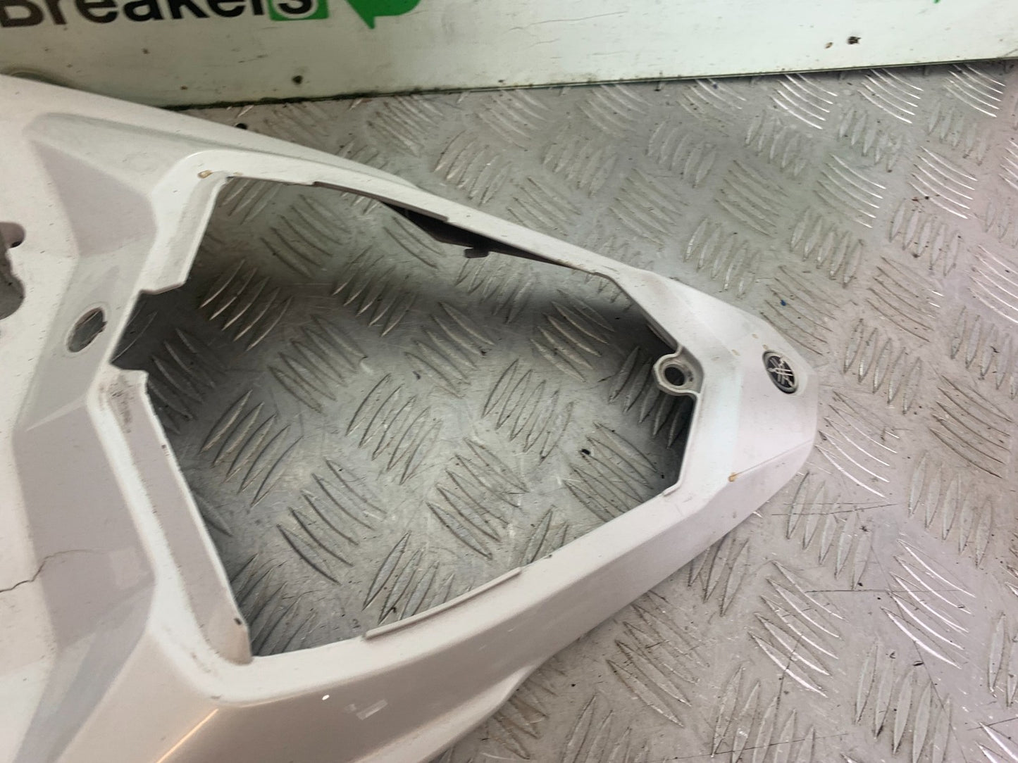 YAMAHA YZF R1 14 B BIG BANG SEAT UNIT   2009-14 (CMB1175)