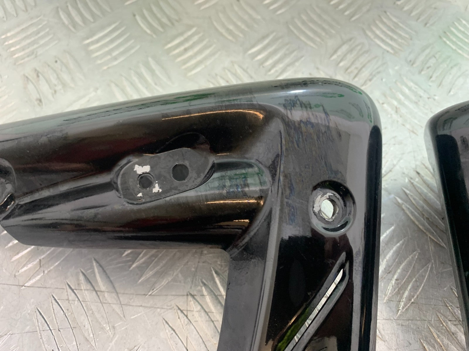 TRIUMPH 675 STREET TRIPLE R LEFT & RIGHT RADIATOR PANELS YEAR 2013-16 (CMB1221)