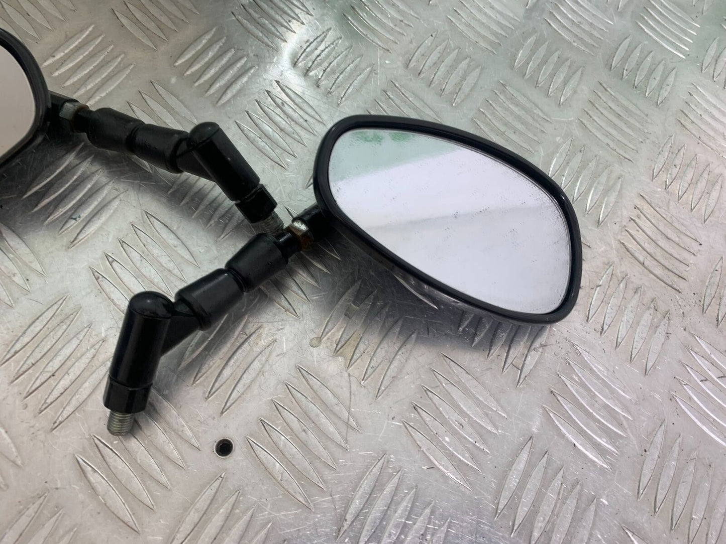 SUZUKI INTRUDER VL800 C800 LEFT AND RIGHT MIRRORS   YEAR 2012-16 (CMB1039)