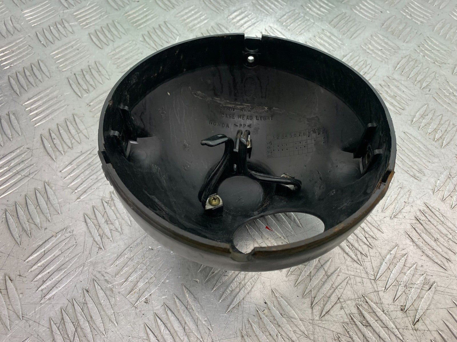 HONDA CB600 CB 600 HORNET HEADLIGHT BACKING   YEAR 1998-2002 (CMB1297)