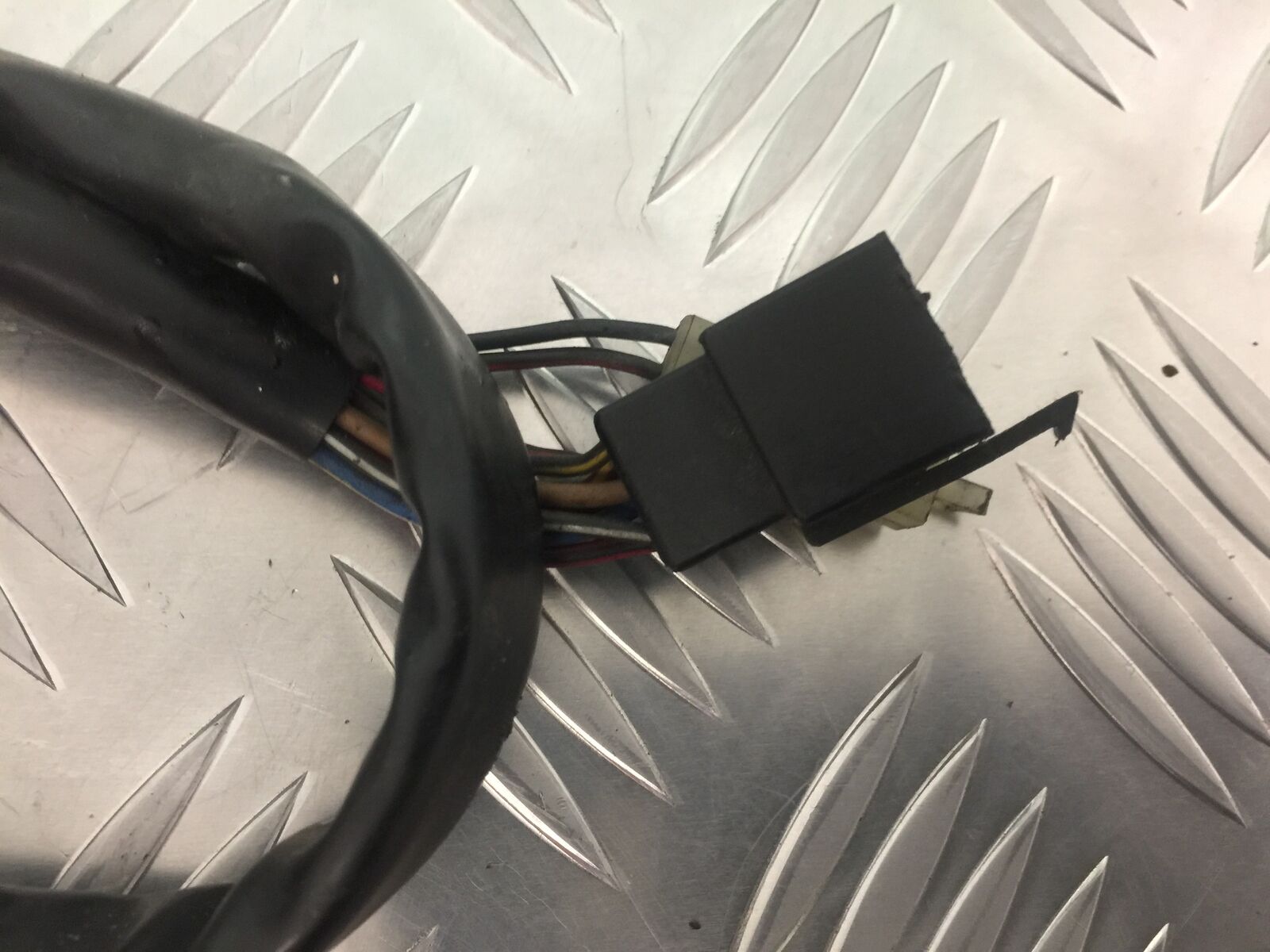 KAWASAKI ZX12R ZX12 R LEFT SWITCH GEAR   YEAR 2000 (STOCK 913)