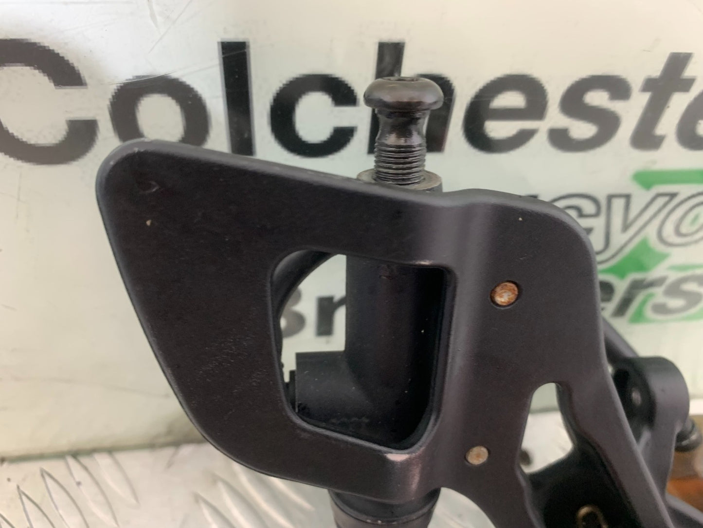 KTM 690 DUKE R LC4 RIGHT HANGER PEG REAR BRAKE PEDAL YEAR 2012-2015  (CMB1180)