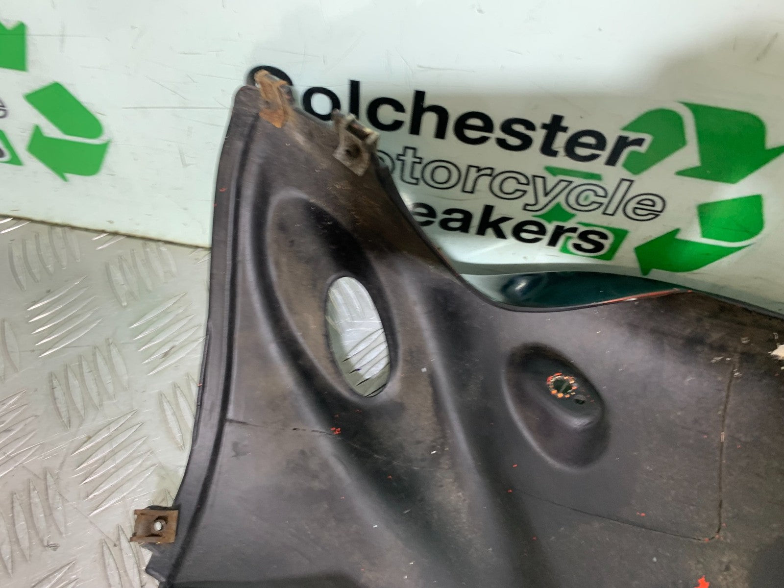 TRIUMPH 955I SPRINT RS LEFT FAIRING  YEAR 1999-03 (CMB1313)