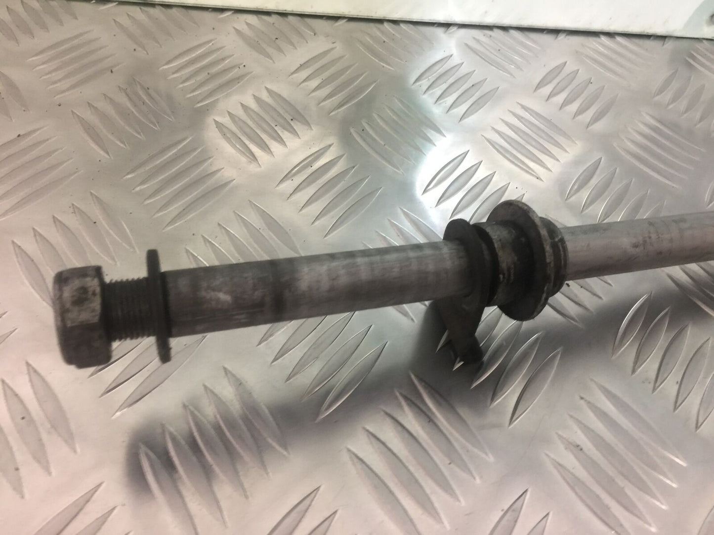 HONDA CBF500 CBF 500 REAR WHEEL SPINDLE  YEAR 2004-08 (STOCK 917)