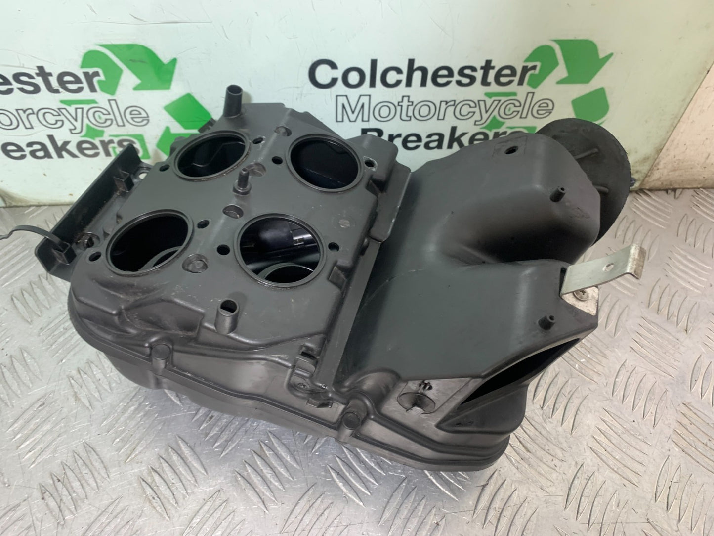 APRILIA TUONO 1000 V4R AIRBOX YEAR 2011-13  (CMB1331)