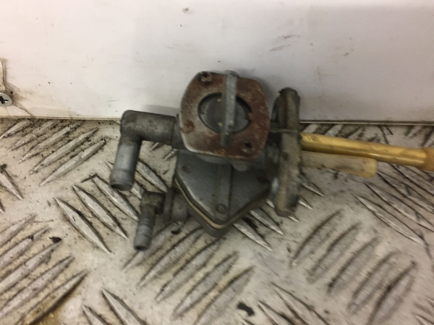 SUZUKI DR650 DR 650 PETROL TAP   YEAR 1997