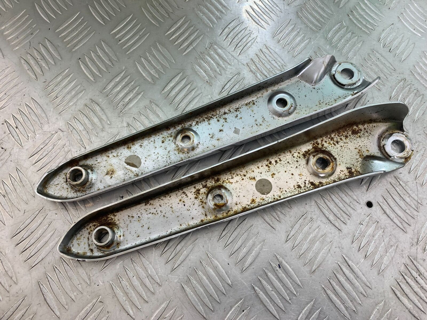 TRIUMPH THUNDERBIRD 1600 REAR CHROME FRAME COVERS  YEAR 2011 (CMB1107)