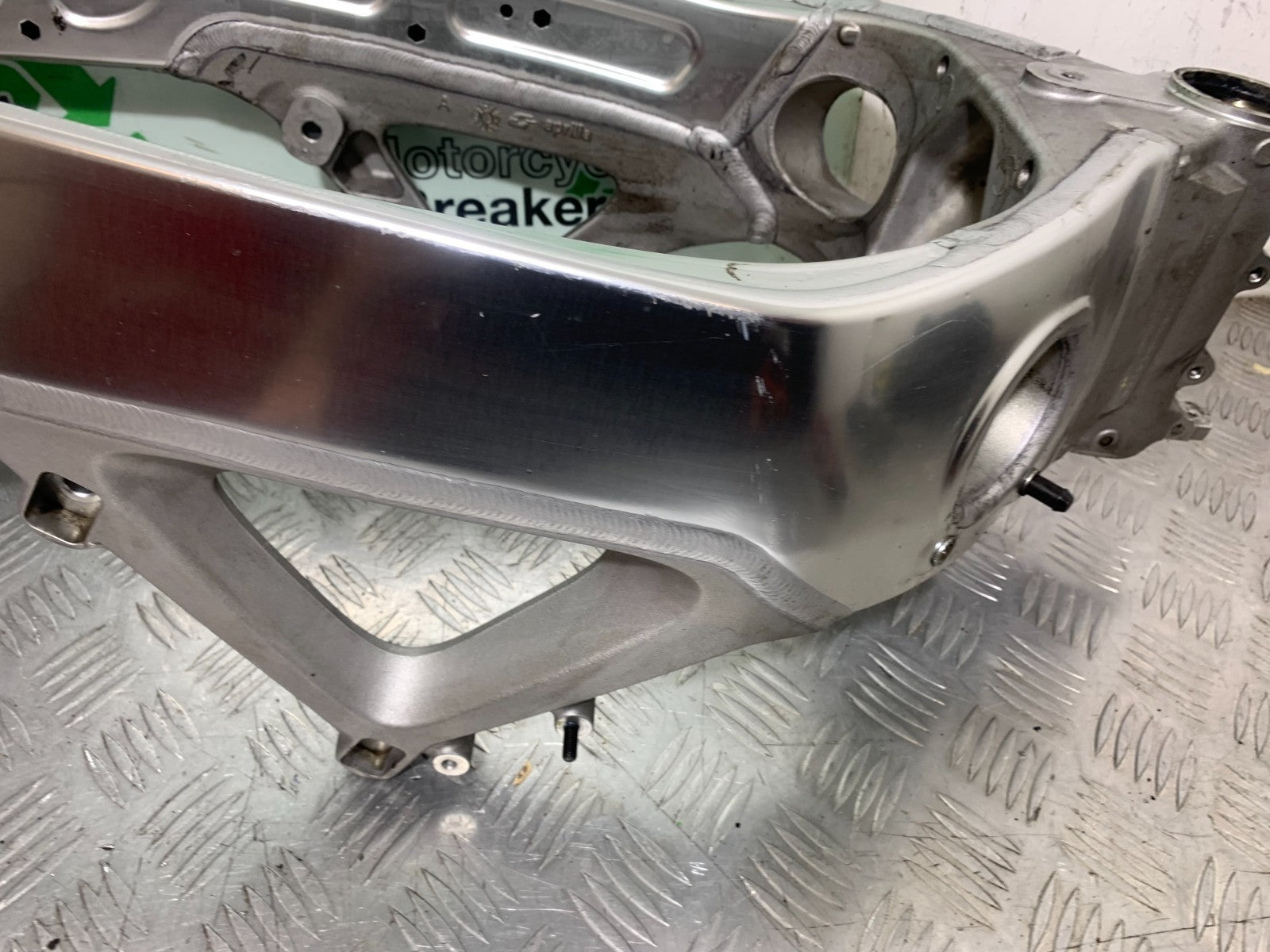APRILIA TUONO 1000 V4R FRAME REG LOG BOOK YEAR 2011-13  (CMB1331)