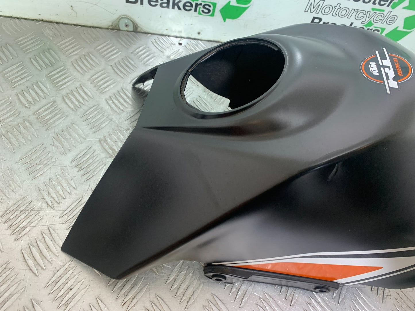 KTM RC125 RC 125 PETROL TANK COVER 2014 2017 (CMB1199)