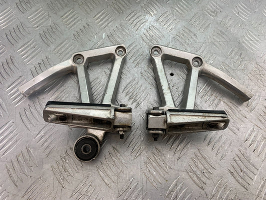 YAMAHA FZS600 FAZER 600 REAR HANGERS  YEAR 1998-2001 (CMB1267)
