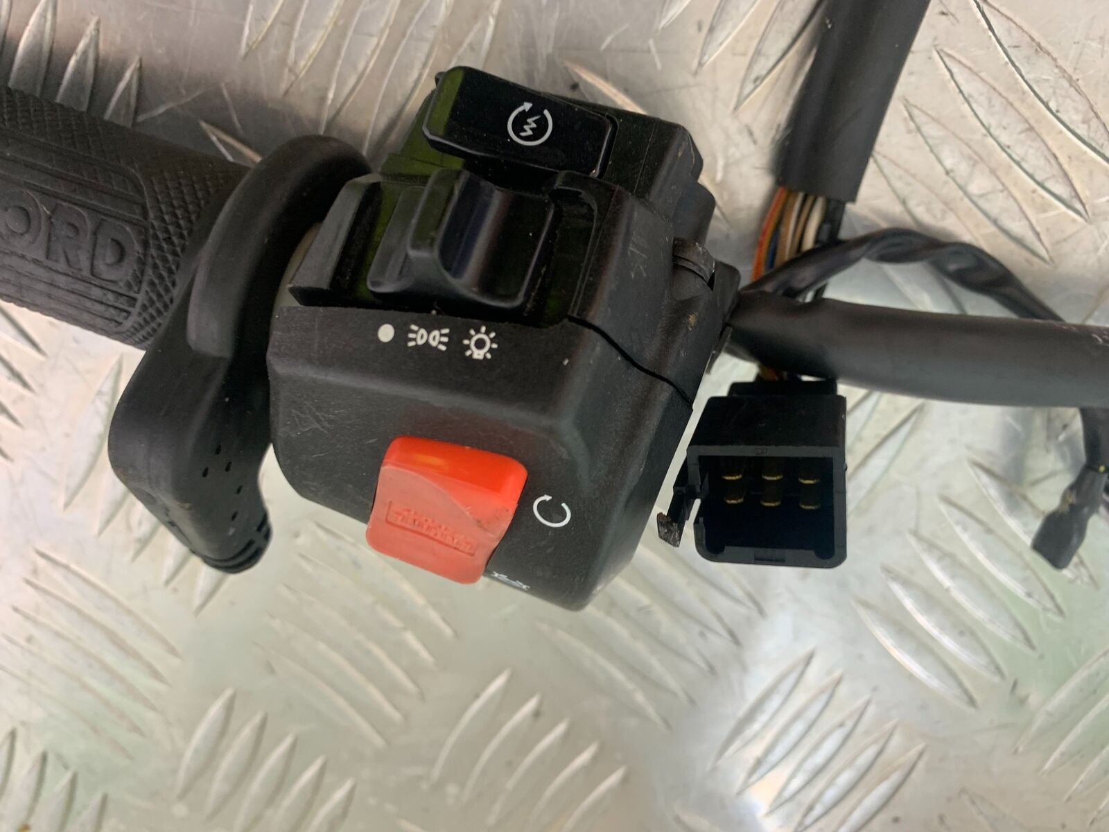 HONDA CBR600 CBR 600 F RIGHT SWITCH GEAR  YEAR 2000-2003(CMB1091)