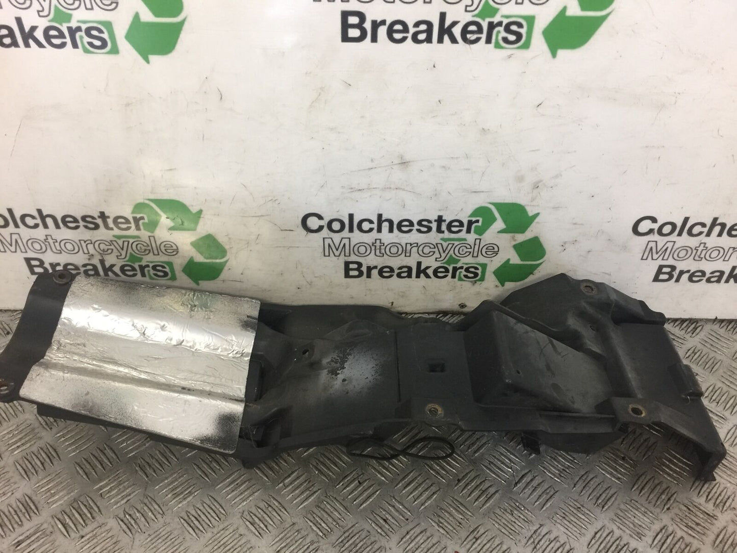 SUZUKI GSR600 GSR 600 UNDERTRAY YEAR 2010 (STOCK 470)