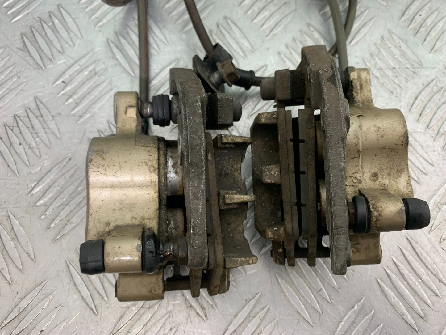 HONDA CB600 CB 600 HORNET FRONT BRAKE CALIPERS  YEAR 1998-2002 (CMB1297)