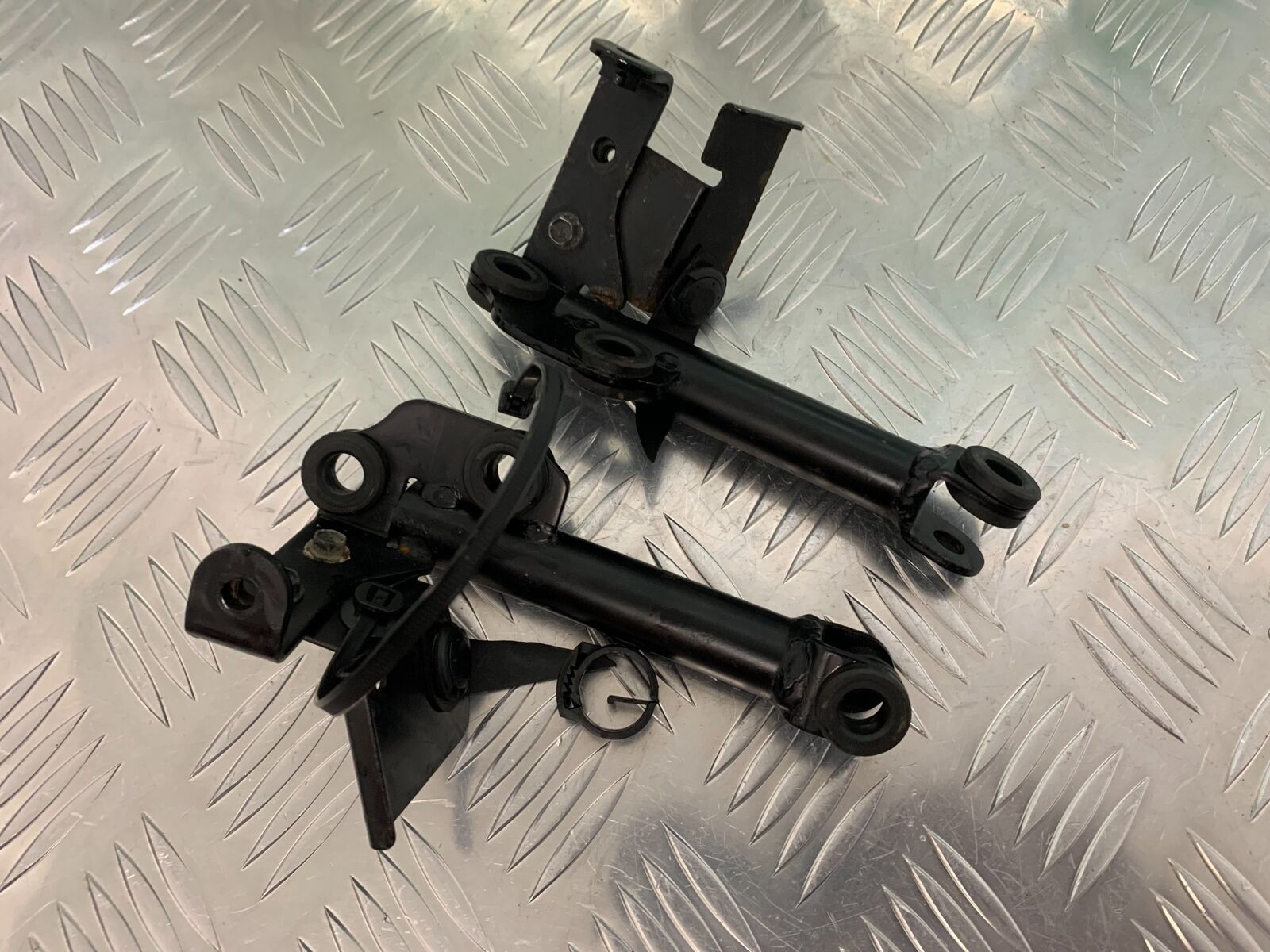 KAWASAKI Z1000 SX ENGINE MOUNTS   YEAR 2011-16 (STOCK 942)