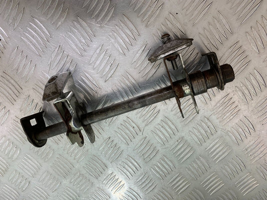 SUZUKI GSF650 GSF 650 REAR WHEEL SPINDLE  YEAR 2005-06  (CMB1028)