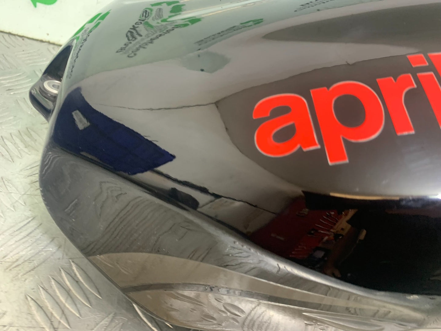 APRILIA RSV1000 R FACTORY PETROL TANK   2004-09 (CMB1203)
