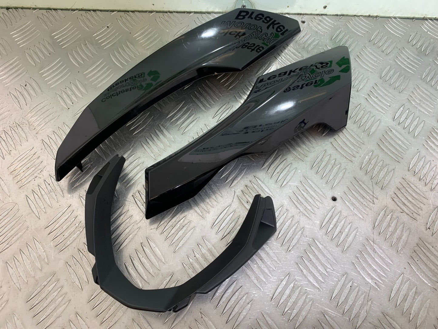 TRIUMPH 1050 SPEED TRIPLE RS BELLYPAN   YEAR 2018-2020 (CMB1029)