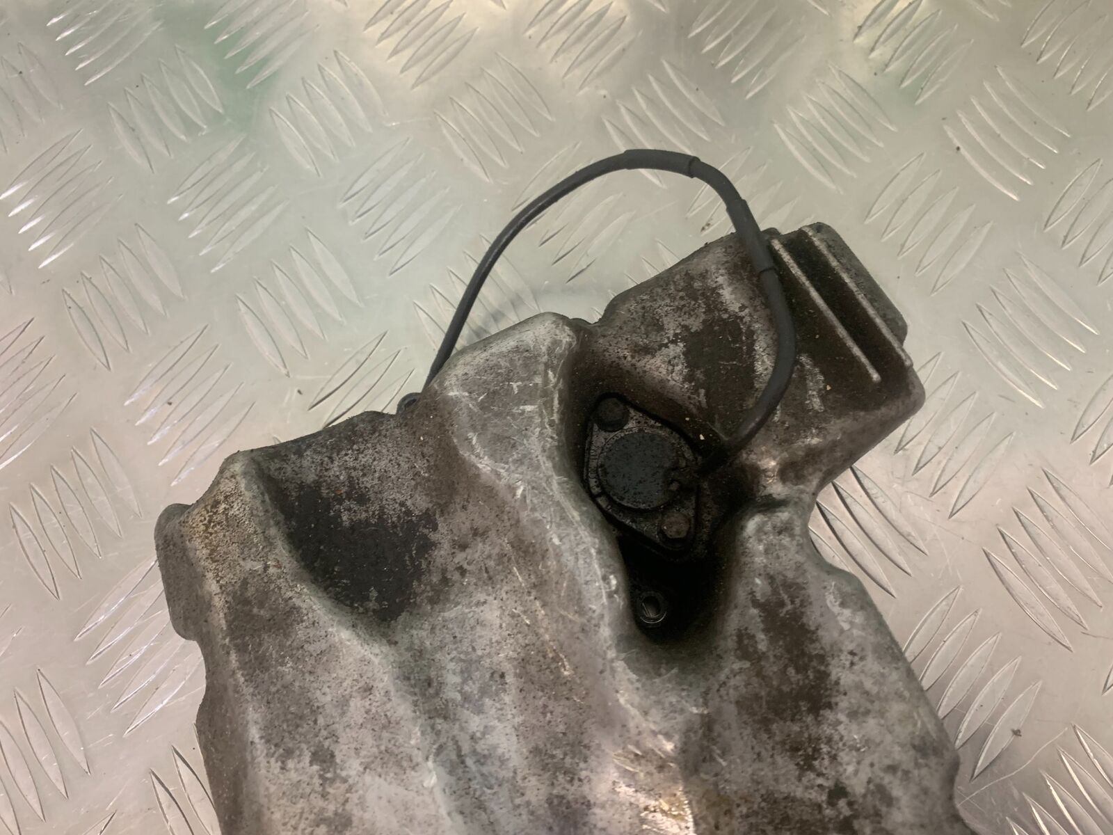 YAMAHA R6 5EB SUMP YEAR 1999-2002 (STOCK 757)