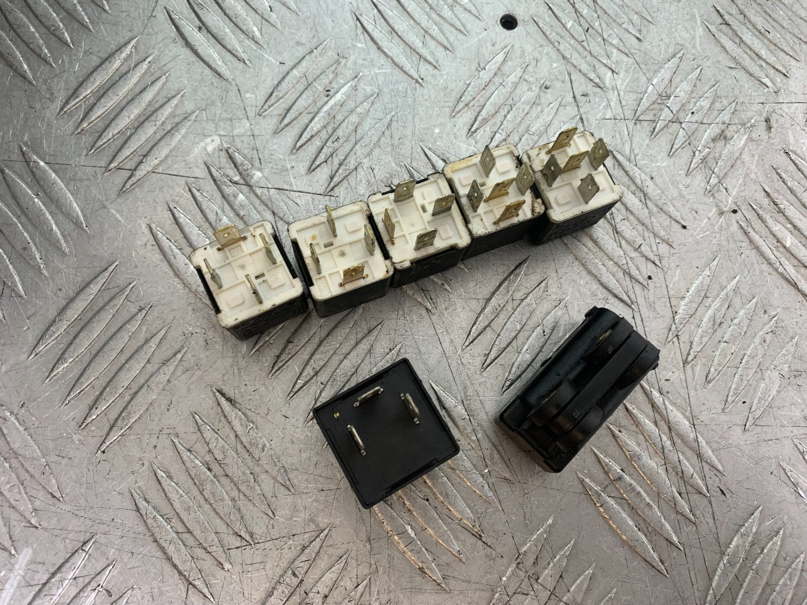 TRIUMPH 1050 SPEED TRIPLE RELAYS  YEAR 2005-2007 (CMB1322)