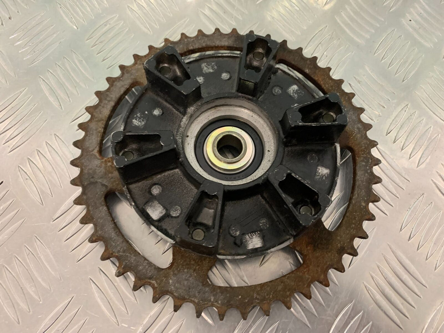 YAMAHA FZS600 FAZER 600 SPROCKET CARRIER  YEAR 2002-03  (STOCK 950)