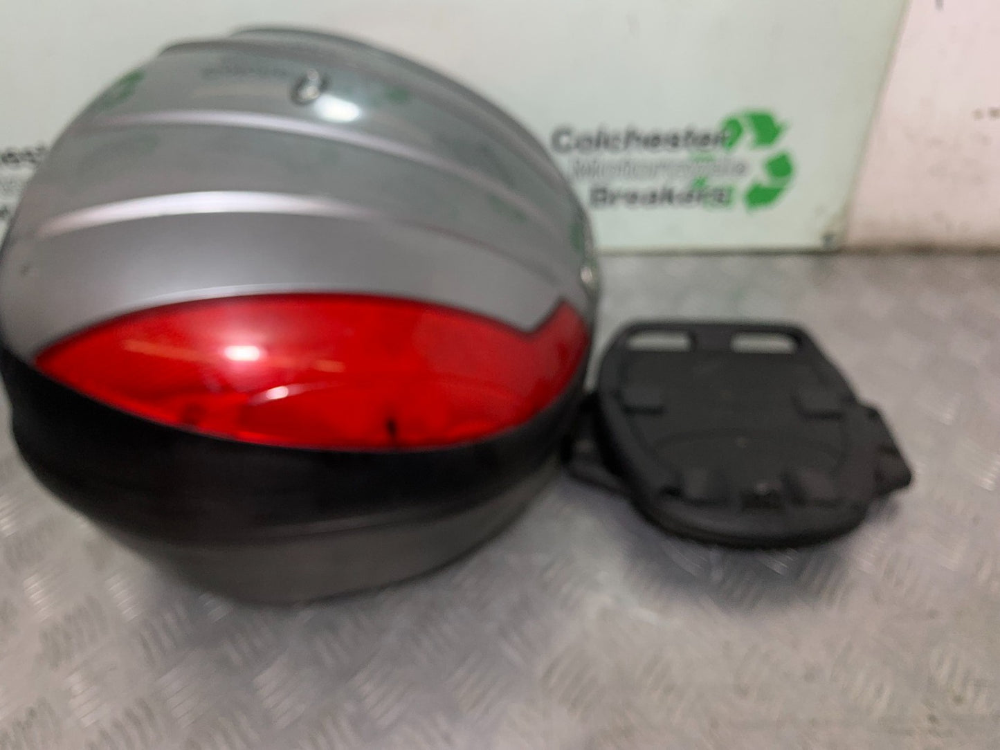 KAWASAKI GTR1400 GTR 1400 TOP BOX PLATE AND KEY YEAR 2007-2009 (CMB1306)