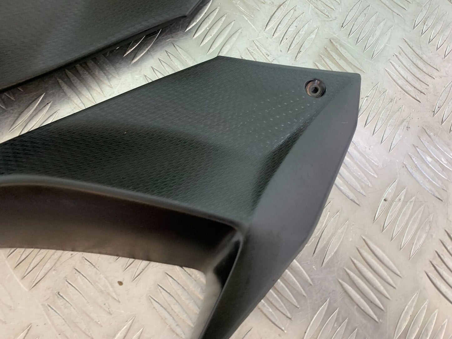 KAWASAKI NINJA 650 LEFT AND RIGHT TOP INFILL PANELS YEAR 2017-2019 (CMB1018)