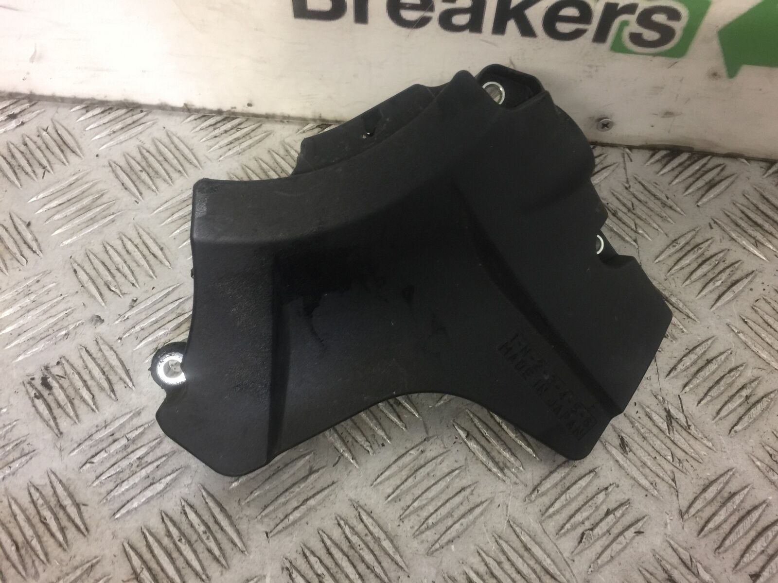 YAMAHA XJ6 XJ6-S SPROCKET COVER  YEAR 2010 (STOCK 383)