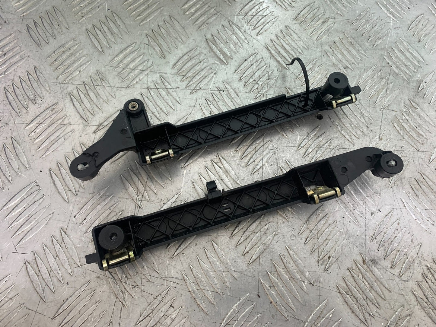 APRILIA RSV1000 R FACTORY MILLE LEFT & RIGHT FRAME BRACKETS  2004-09 (CMB1203)