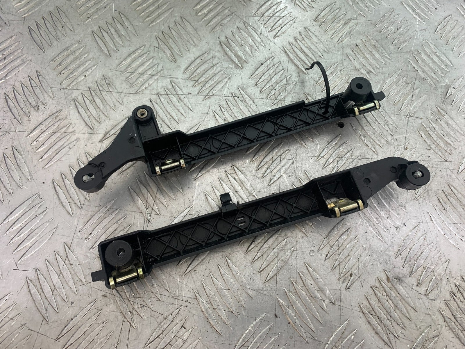 APRILIA RSV1000 R FACTORY MILLE LEFT & RIGHT FRAME BRACKETS  2004-09 (CMB1203)