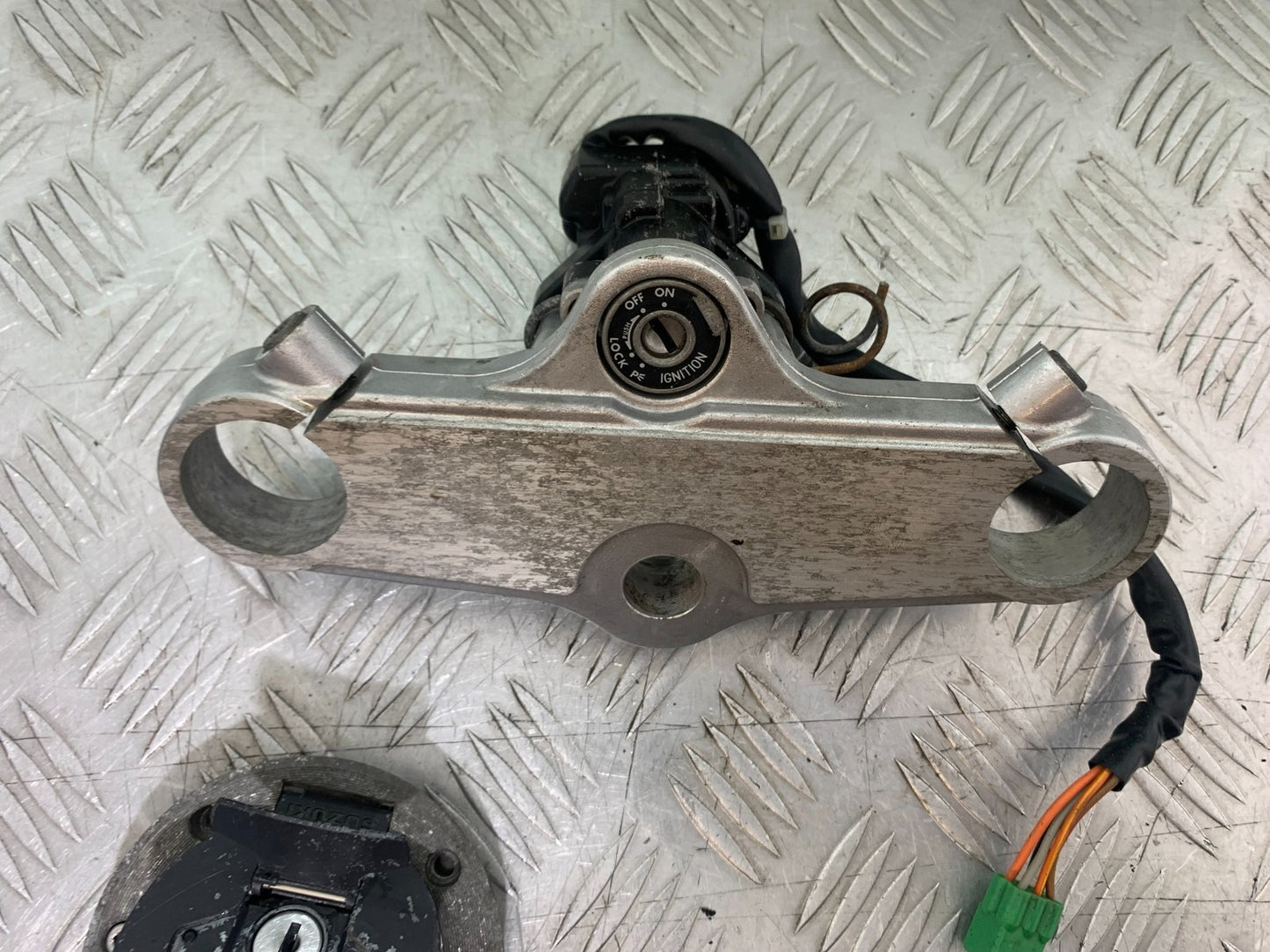 SUZUKI SV650 SV 650 mk1 LOCKS AND KEY  YEAR 1999-2002 (CMB1208)