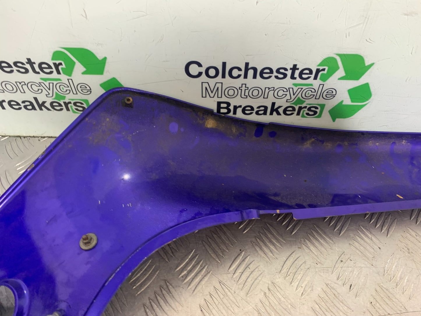 TRIUMPH TROPHY 900 LEFT SEAT PANEL   YEAR 1991-95 (CMB1251)