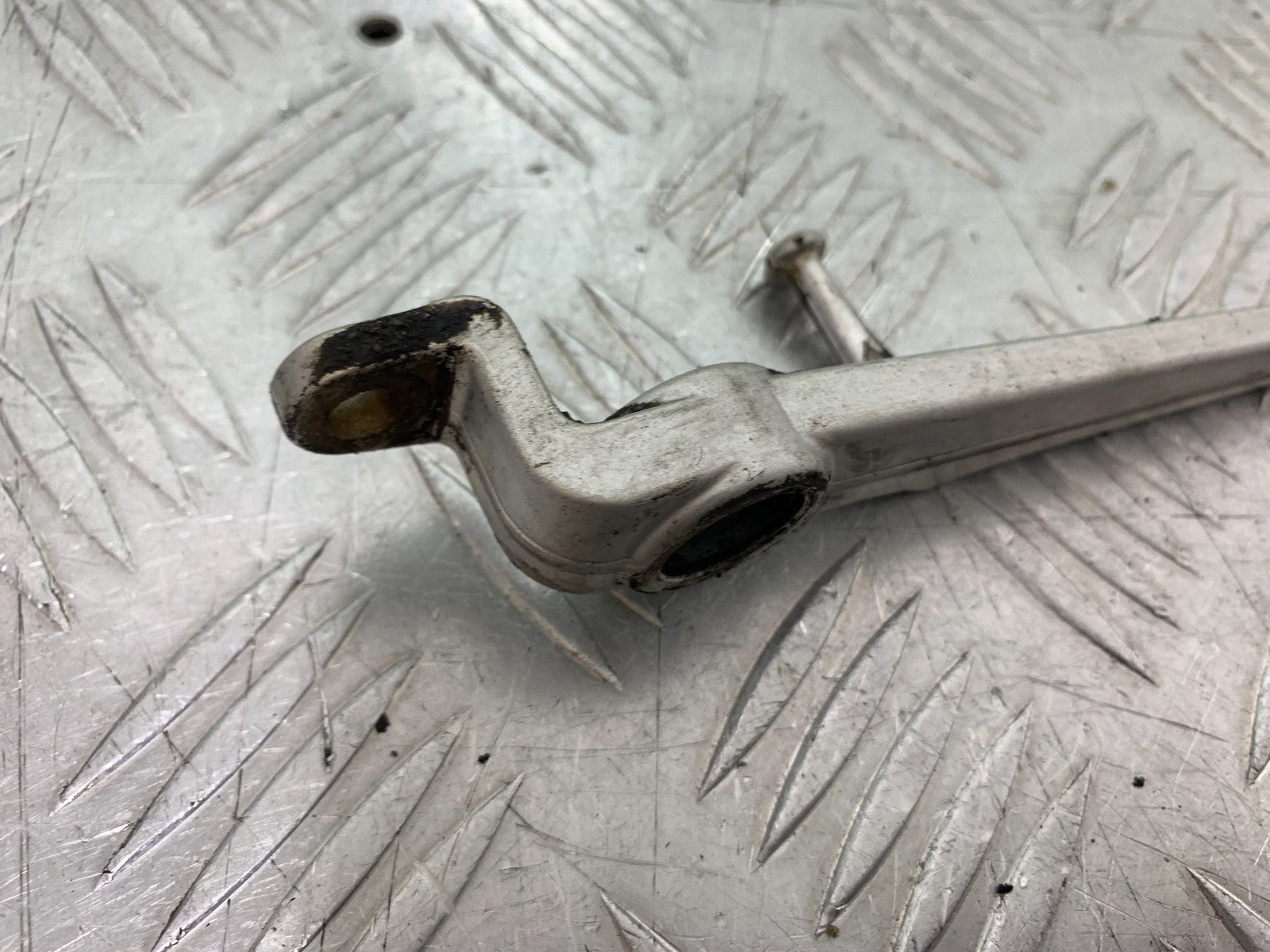 TRIUMPH 955i DAYTONA REAR BRAKE PEDAL  YEAR 2002-2006 (CMB1229)