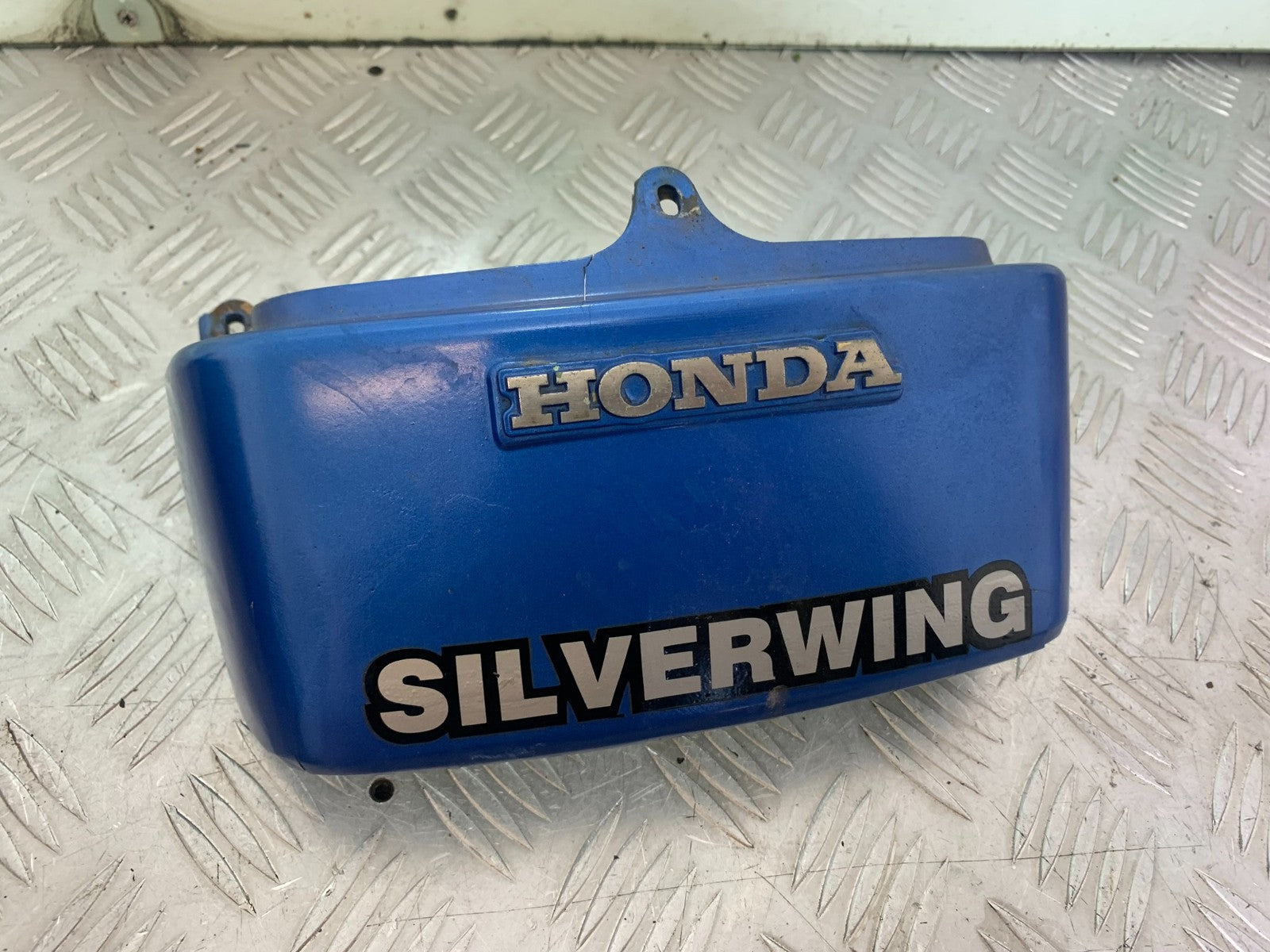HONDA GL500 GL 500 SILVERWING TAIL PIECE YEAR 1981-82  (CMB1168)