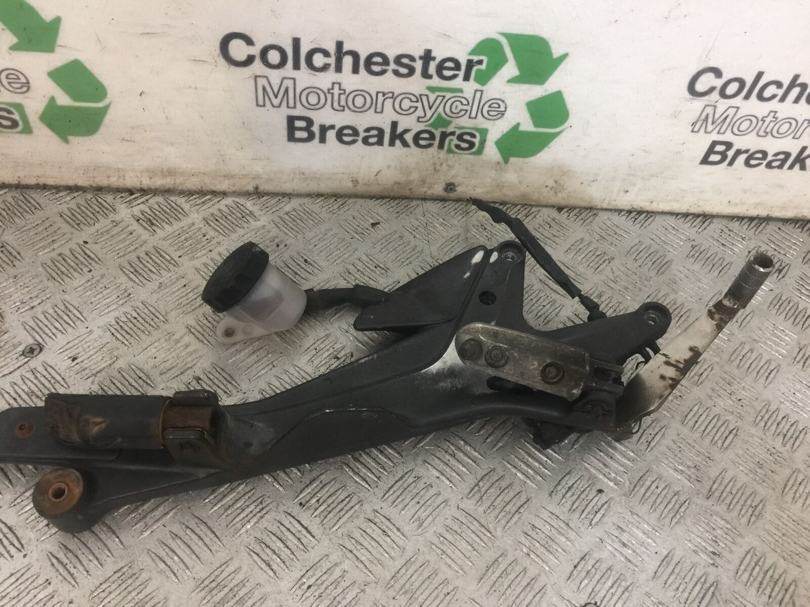 HONDA CBF600 CBF 600 RIGHT HANGER  YEAR 2004 -07  (STOCK 909)