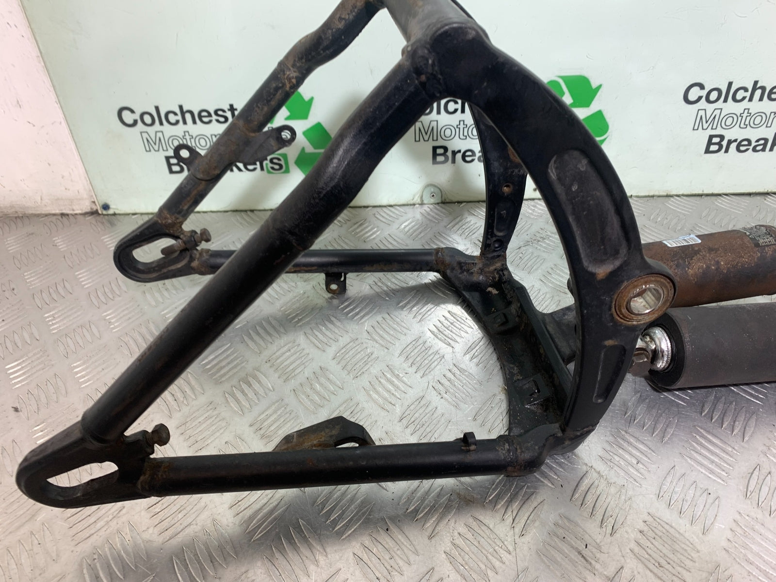 HARLEY DAVIDSON FXS BLACKLINE 1585 SWINGARM AND SHOCKS   YEAR 2012 (CMB1147)