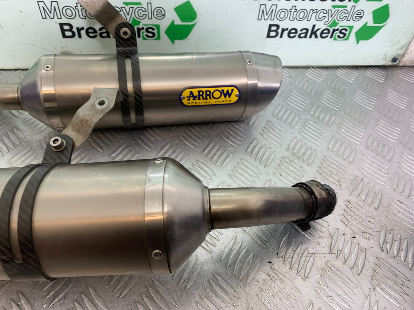 TRIUMPH 675 STREET TRIPLE R ARROW SILENCERS  YEAR 2012 (CMB1221)