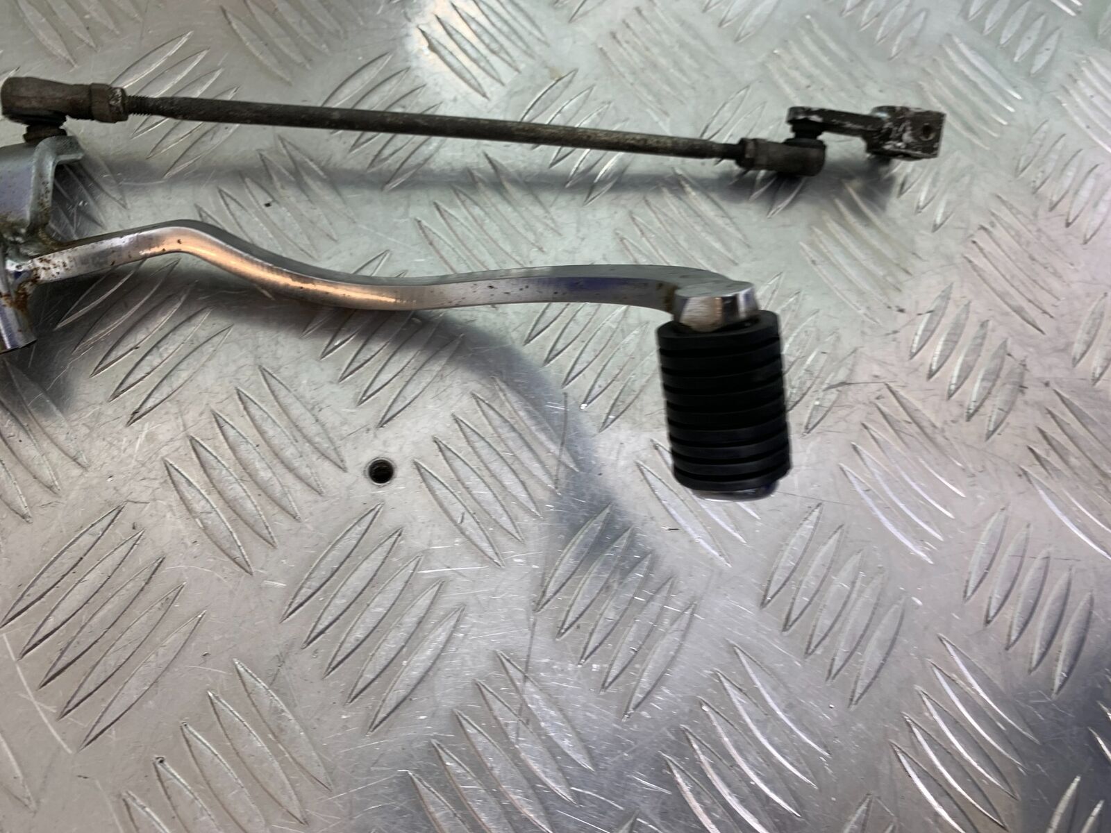 YAMAHA XVS 1300 MIDNIGHT STAR GEAR LEVER  YEAR 2007-16 (CMB1027)