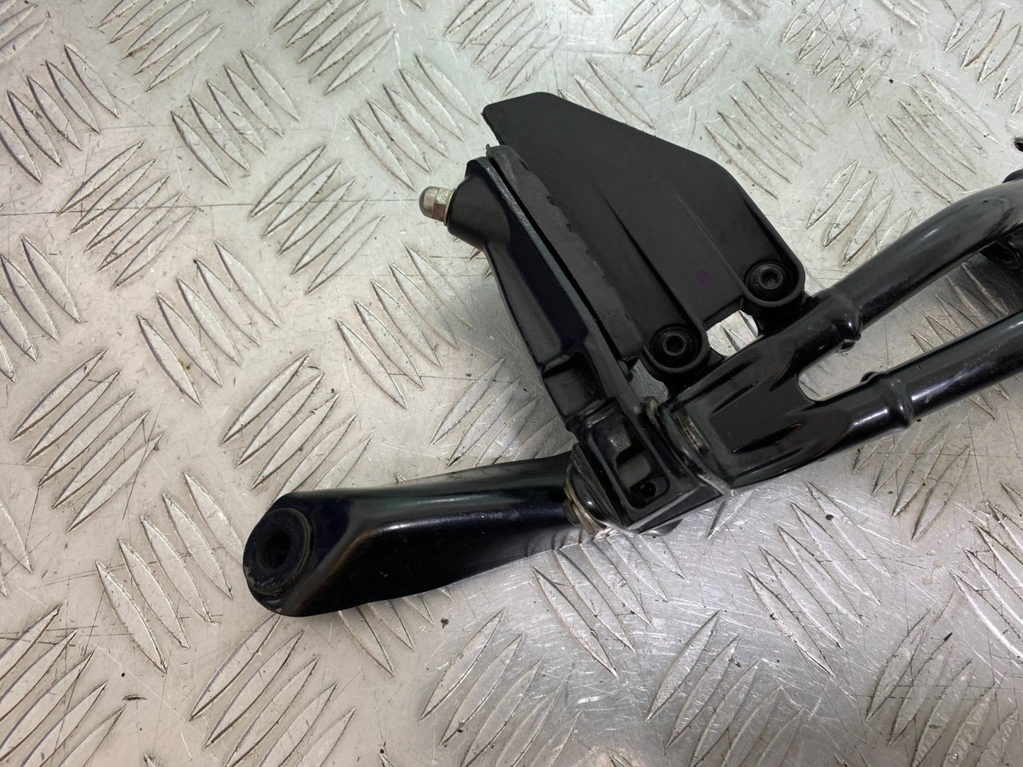 KTM 125 DUKE RIGHT REAR HANGER   YEAR 2018-2023 (CMB1185)