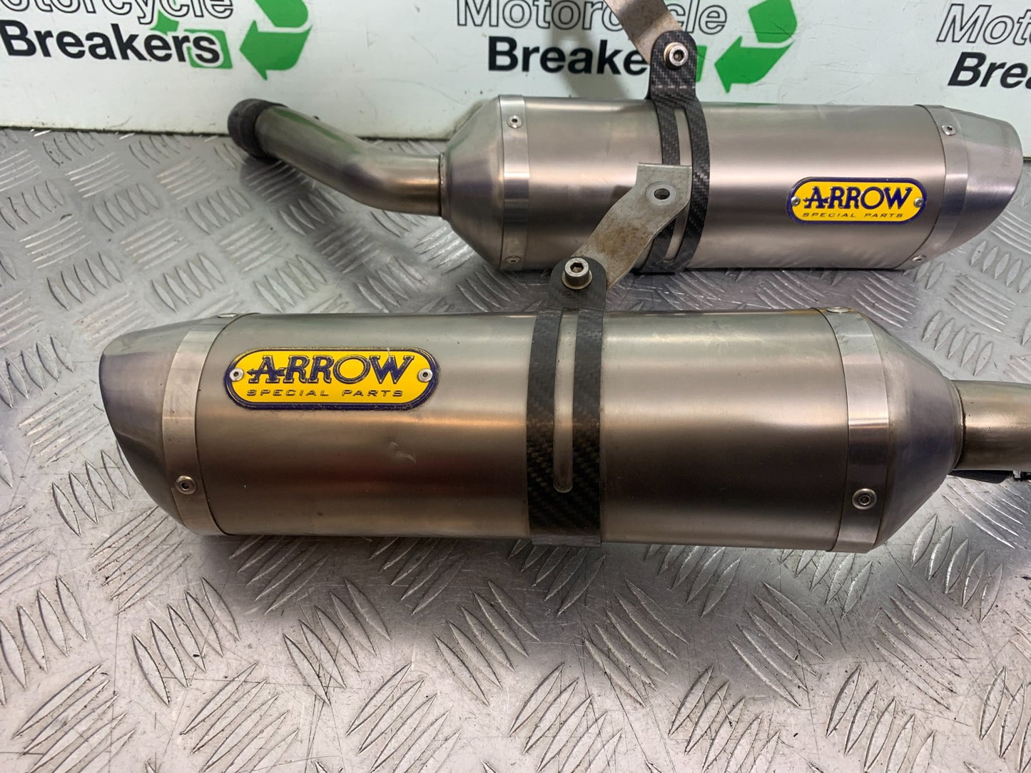 TRIUMPH 675 STREET TRIPLE R ARROW SILENCERS  YEAR 2012 (CMB1221)