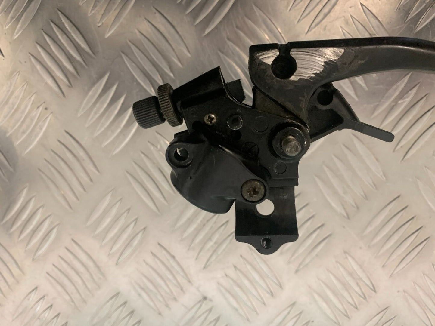 HONDA XL650 V TRANSALP CLUTCH LEVER AND BRACKET YEAR 2001-2006 (STOCK 975)