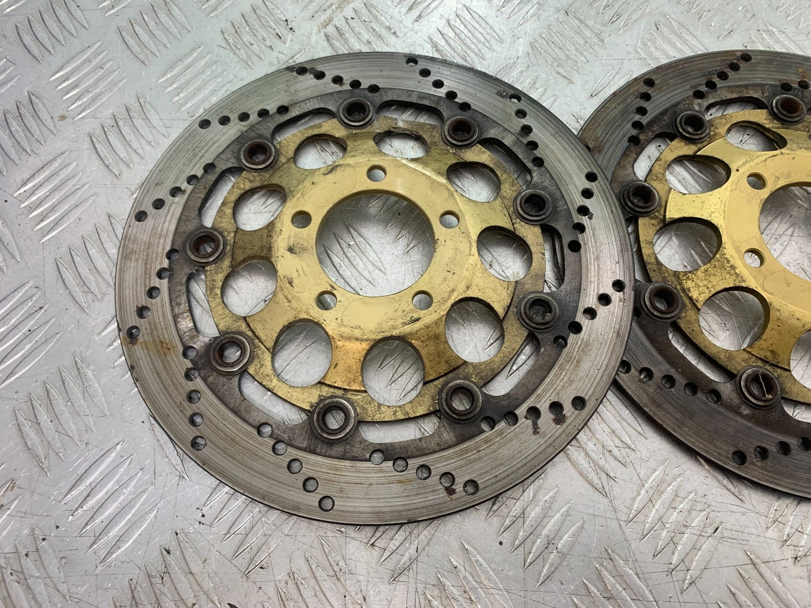 SUZUKI GSF600 GSF 600 BANDIT FRONT BRAKE DISCS   2000-2004 (CMB1269)