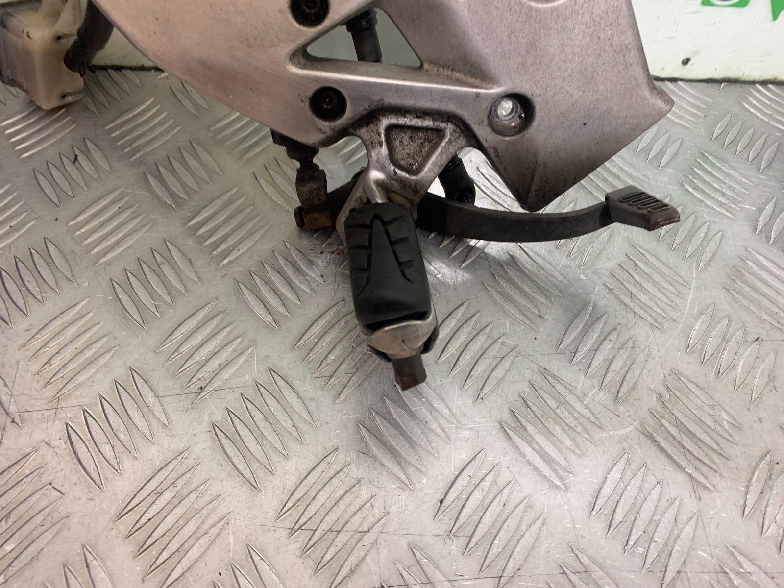 HONDA CB500 F CB500F FRONT RIGHT HANGER  YEAR 2013-2015  (CMB1235)