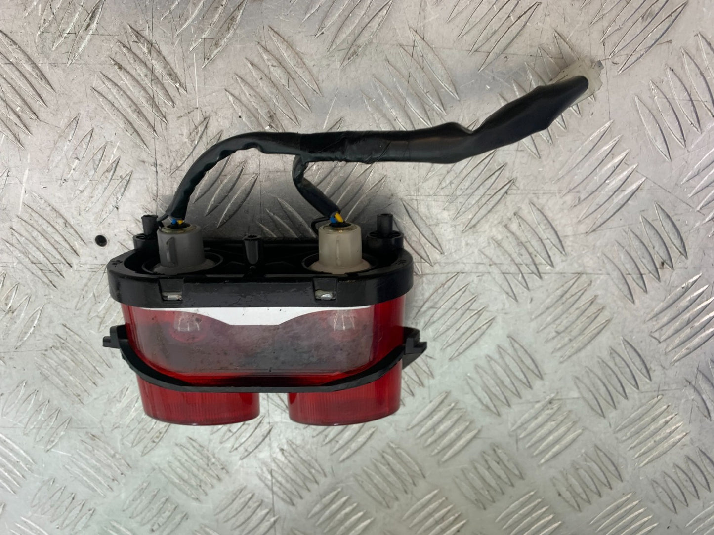 YAMAHA FZS1000 FAZER REAR LIGHT  YEAR 2001-05 (CMB1275)