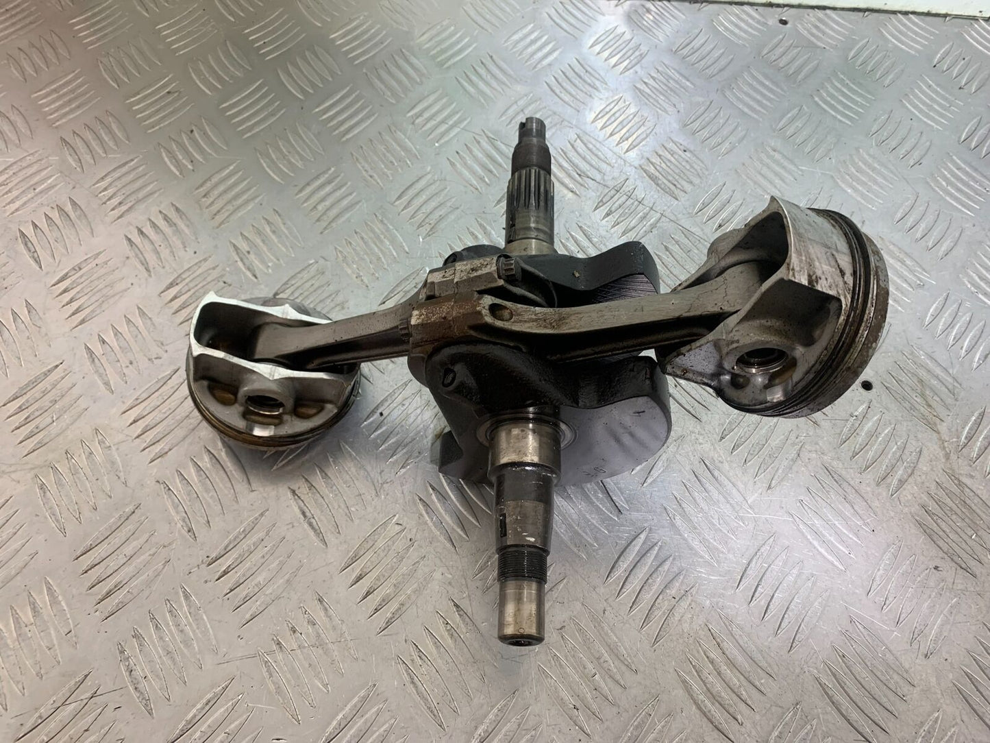 DUCATI 748 CRANKSHAFT (SOLD AS PARTS)   YEAR 1999 2003