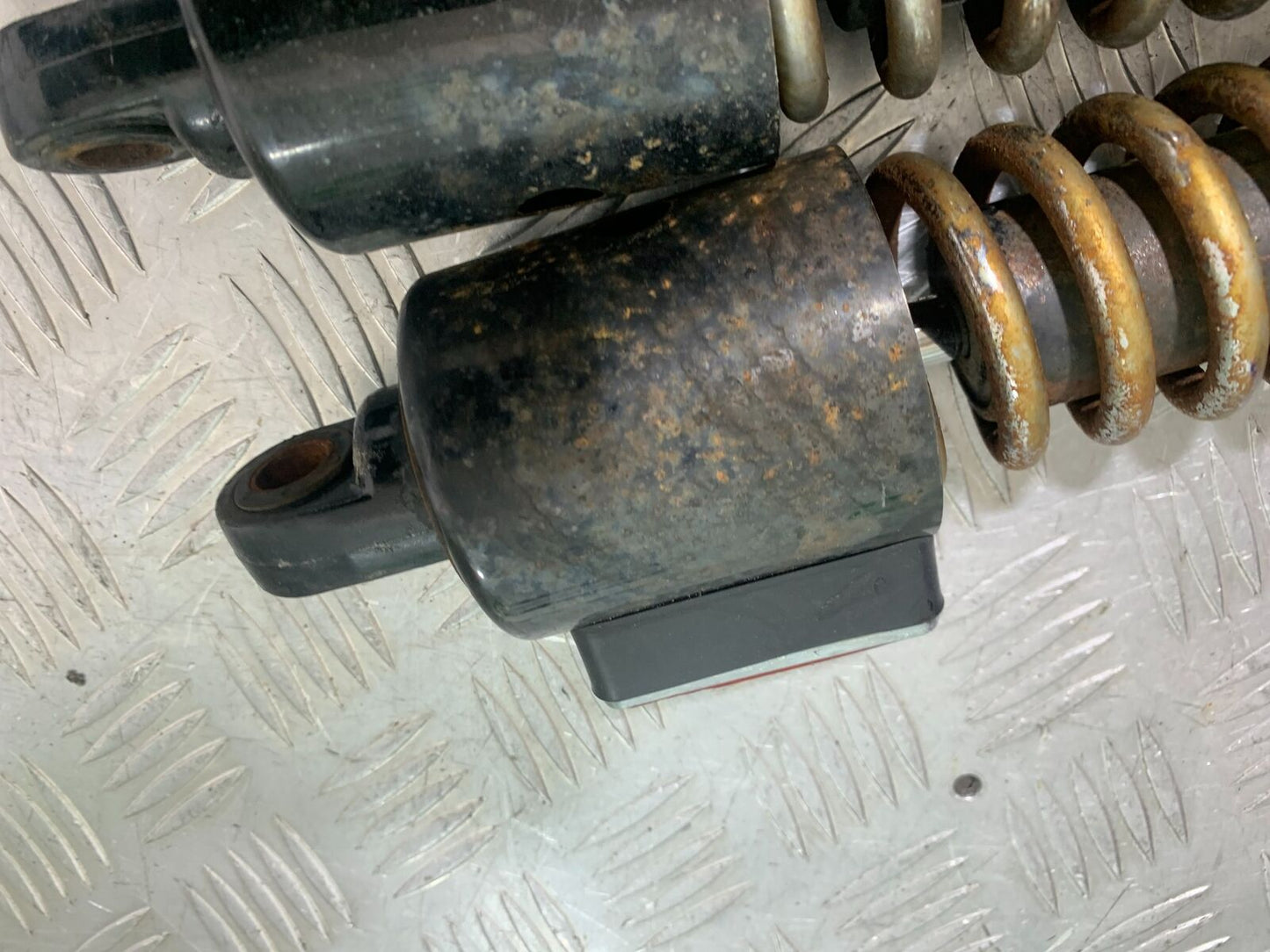 YAMAHA XS1100 MIDNIGHT SPECIAL REAR SHOCKS  YEAR 1980-1982 (CMB1122)