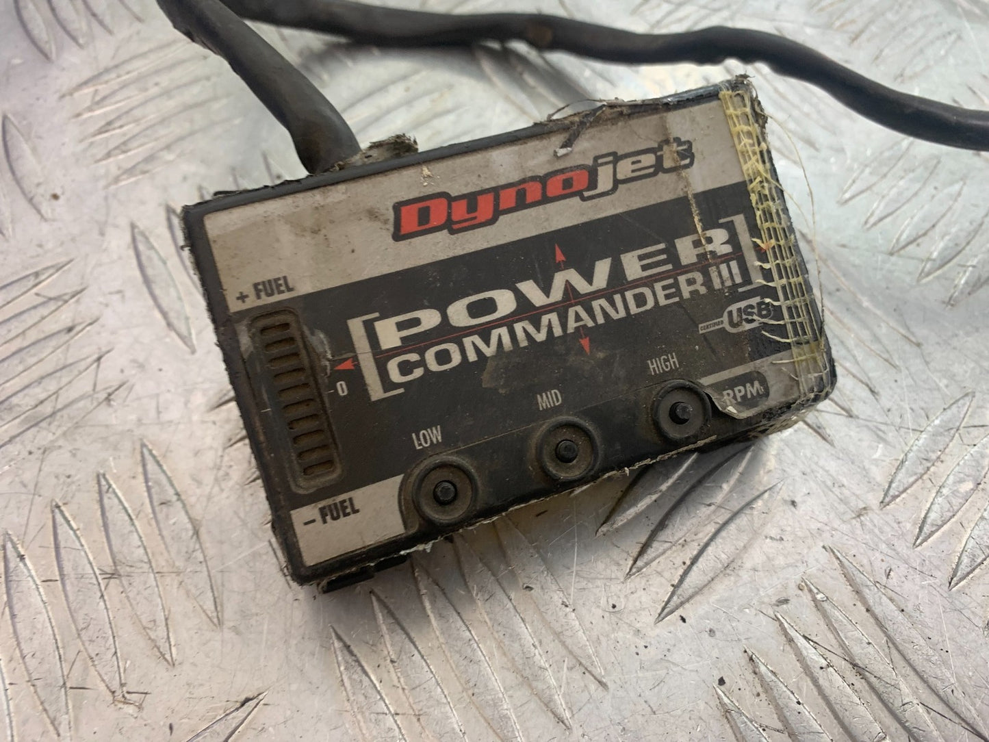 HONDA CBR600 CBR 600 RR POWER COMMANDER 111  YEAR 2003-2004 CMB1173)