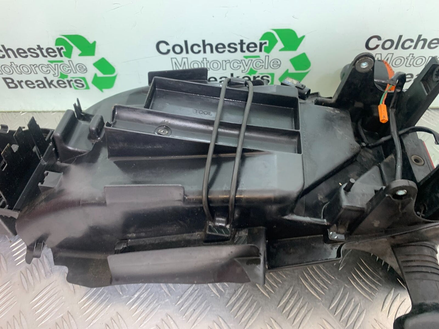 HONDA CBR1100 BLACKBIRD REAR MUDGUARD   YEAR 1999-2005 (CMB1103)