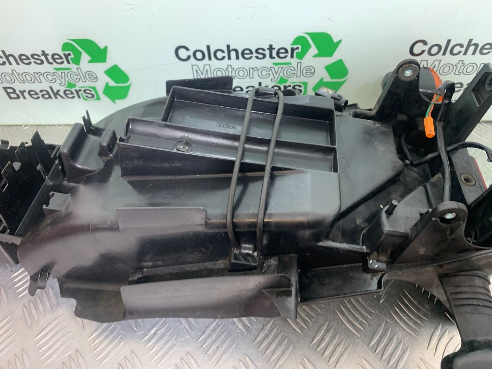 HONDA CBR1100 BLACKBIRD REAR MUDGUARD   YEAR 1999-2005 (CMB1103)