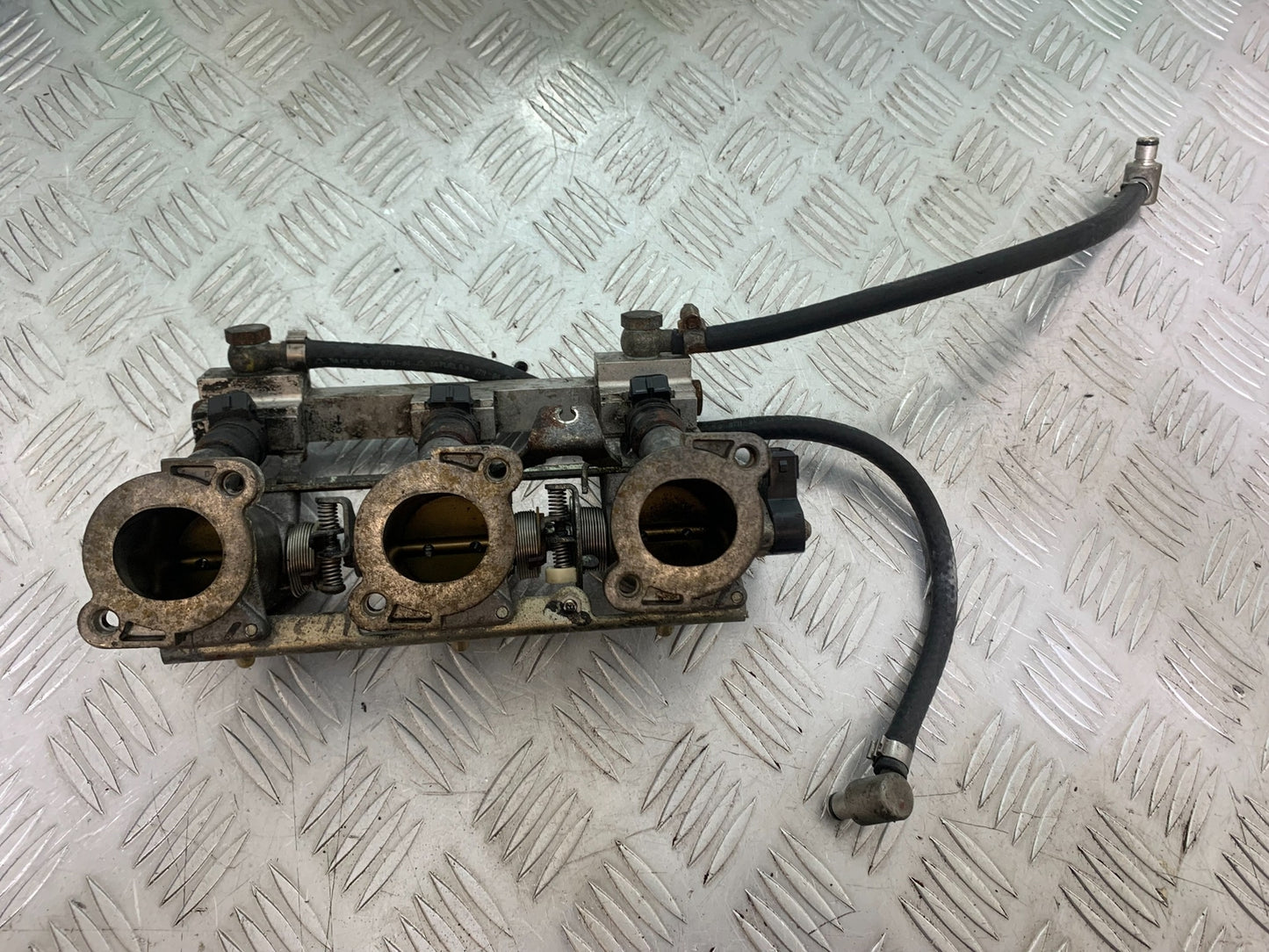 TRIUMPH T509 SPEED TRIPLE THROTTLE BODIES  YEAR 1997-1998 (CMB1144)